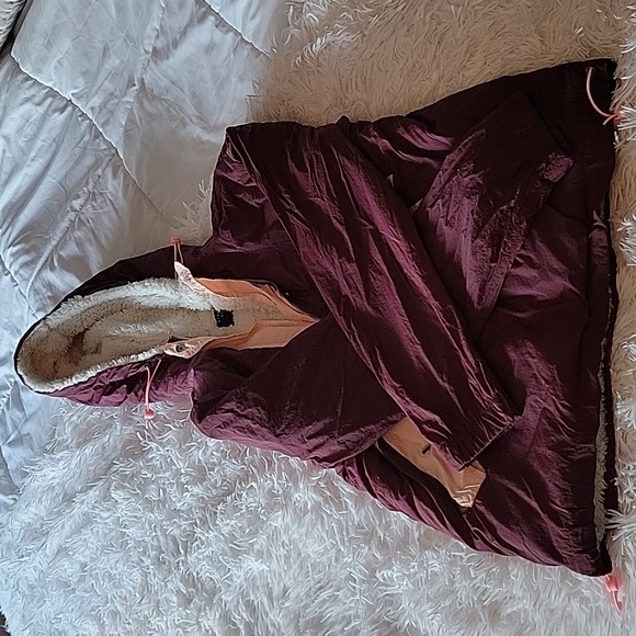 Sweater/windbreaker - Picture 2 of 3